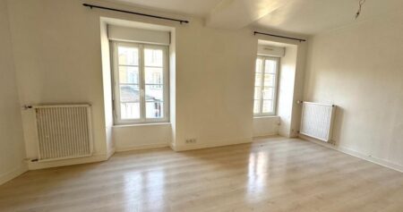 À LOUER Appartement T2 52 m2 avec parking LAVAL