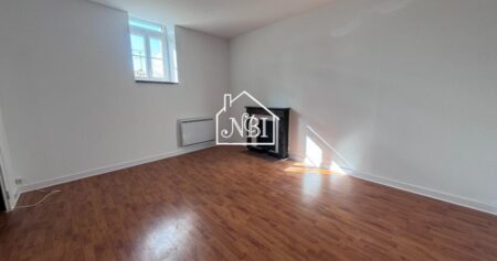 À LOUER Appartement T3 75 m2 avec garage LAVAL