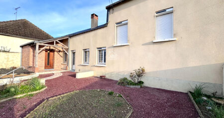 À VENDRE Propriété 5 pièces sur terrain 1300 m2 LAVAL CENTRE