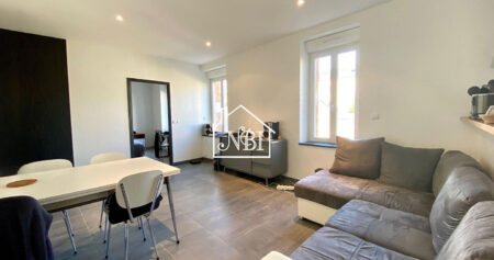 A LOUER T2 rénové 50 m2 hyper centre LAVAL